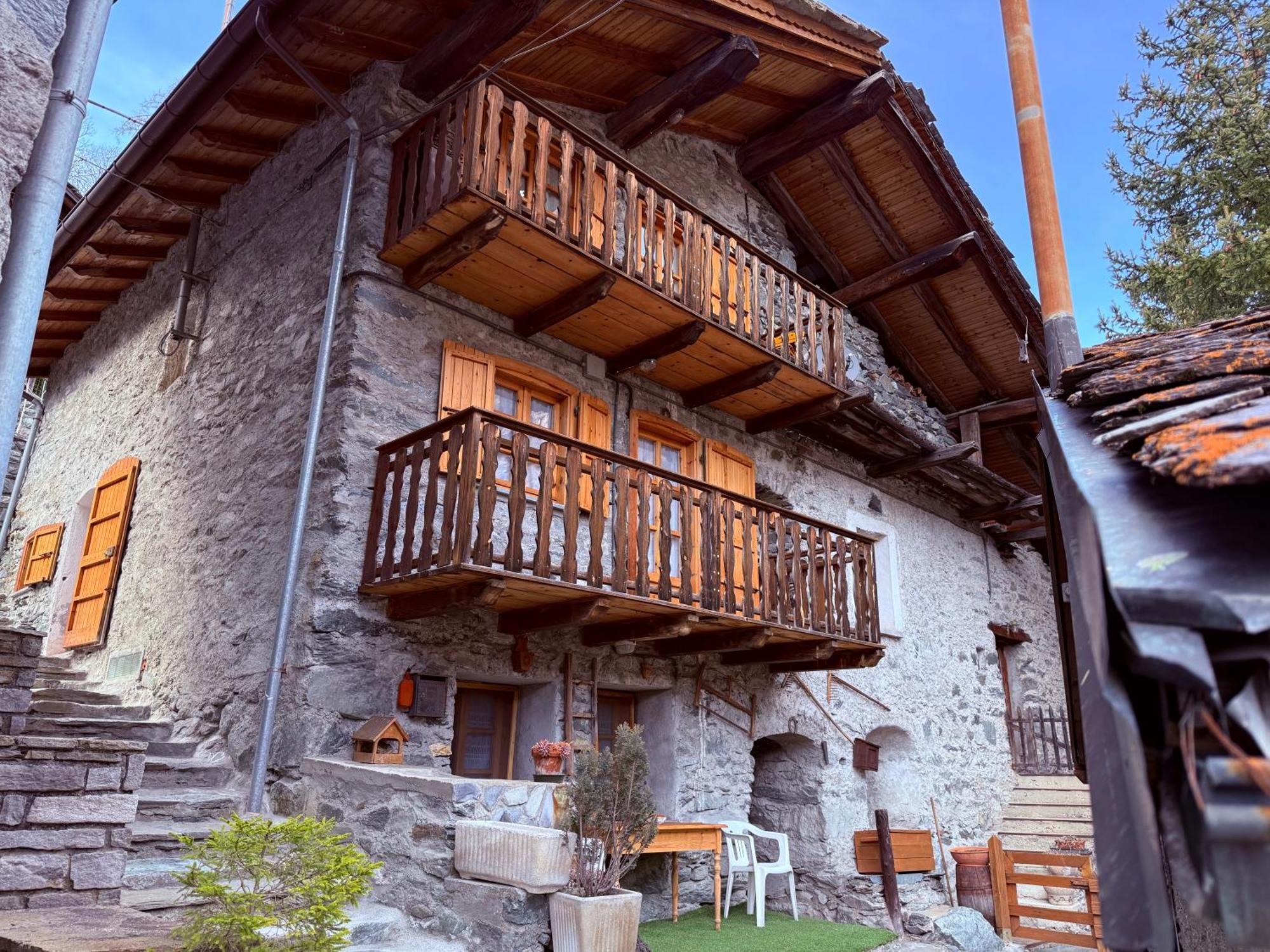 Casa Vacanze Nora Chamois Exterior photo