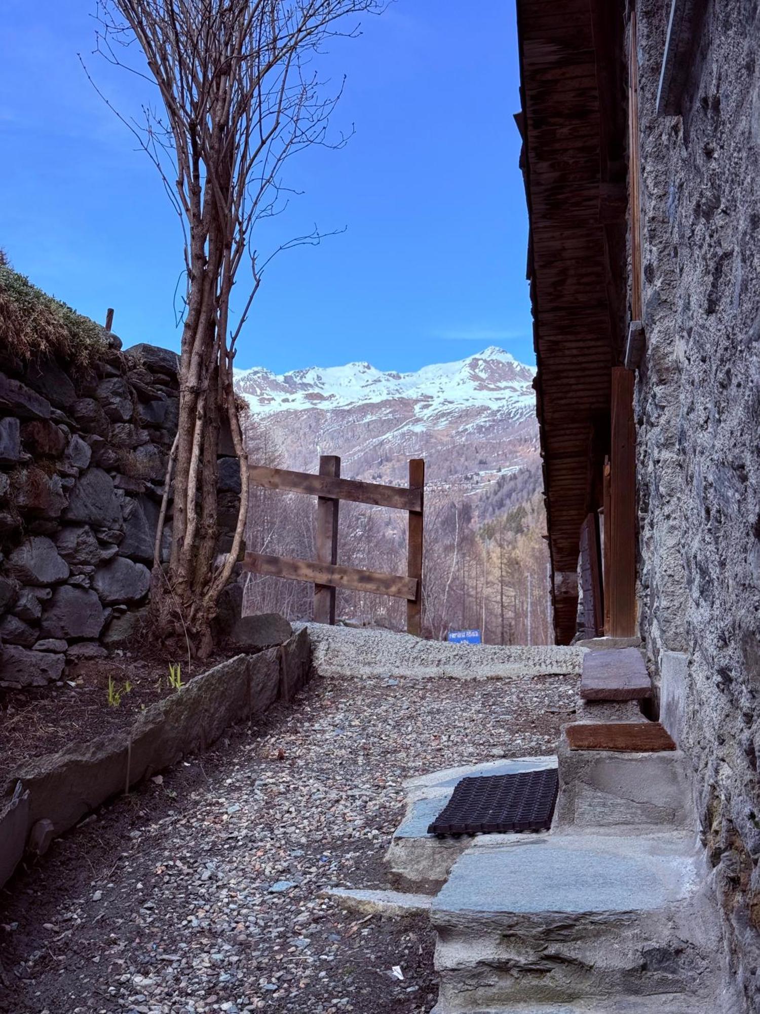 Casa Vacanze Nora Chamois Exterior photo